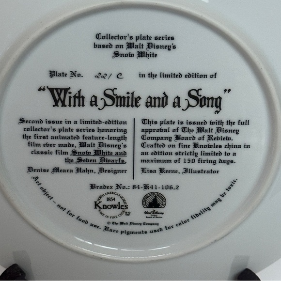 Knowles Collector Plate Disney’s Snow White – “With a Smile and a Song” (1991) - Picture 4 of 7